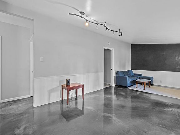 4th image of 1429 E End Ave