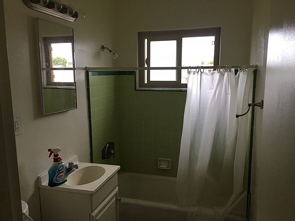 4th image of 4378 Mississippi St