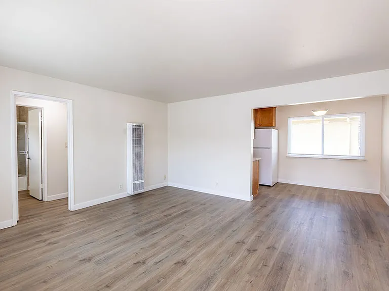 2315 Monroe St — Photo 12