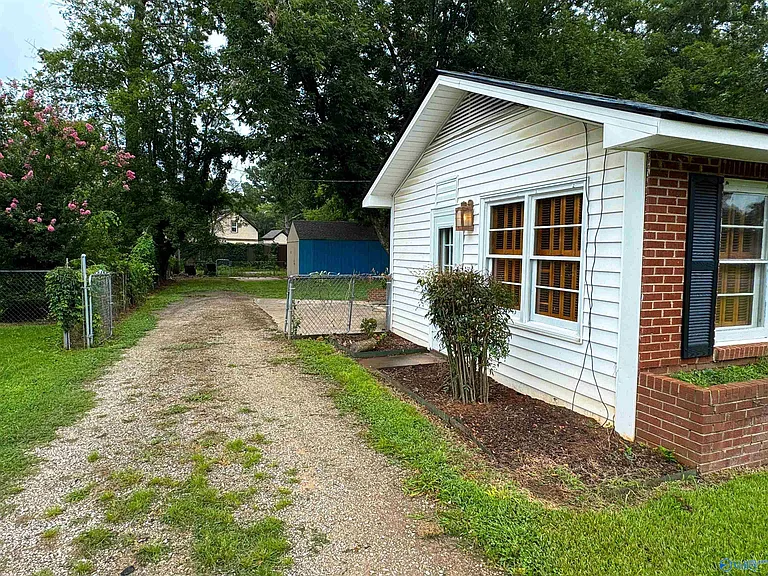 1530 Somerville Rd SE — Photo 4