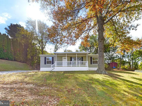 105 Fawn Circle Dr, Windsor, PA 17366