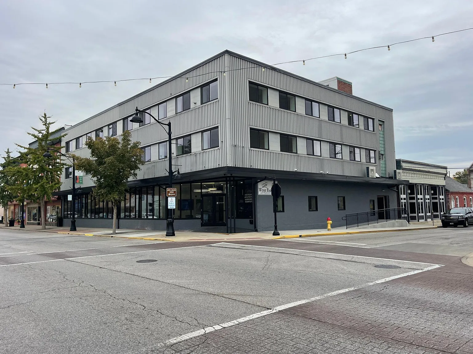 2 bed, 1033 sqft, $1,880 — Photo 1