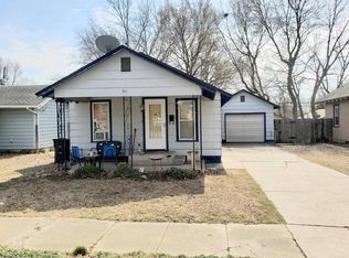 341 High St, Augusta, KS 67010