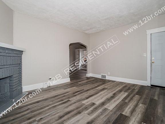 026-photo-living-room-12635072_05182023