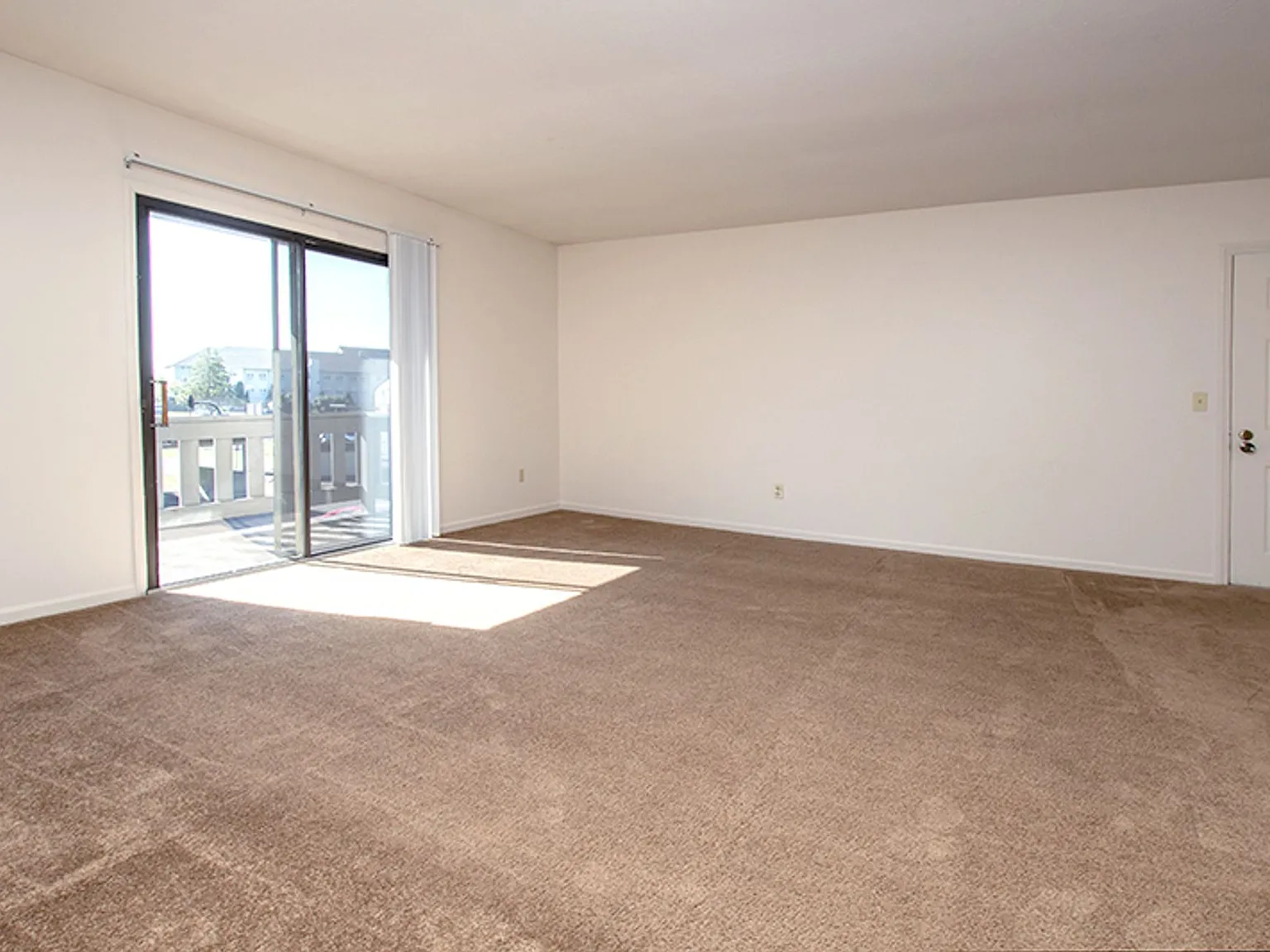 The Ravine Apartment Homes — Photo 3