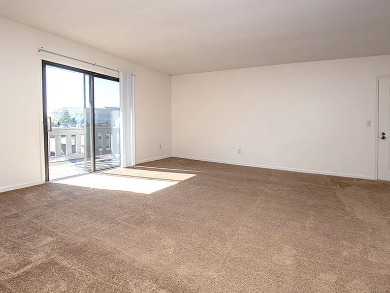 The Ravine Apartment Homes — Photo 3