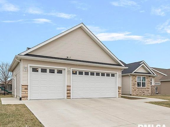 3rd image of 3601 Peach Tree Dr