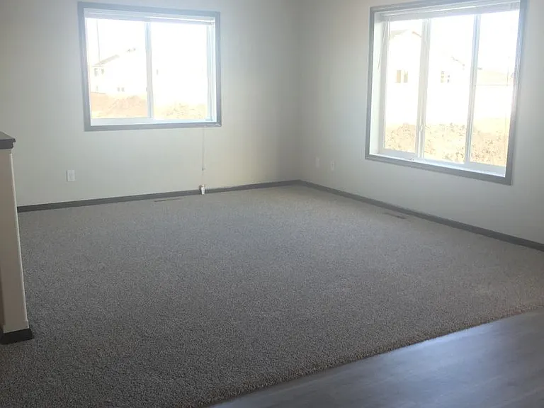 916 Eaglewood Ave — Photo 6
