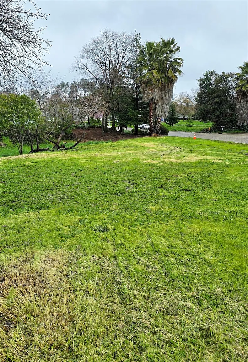 105 Bryson Dr photo 1