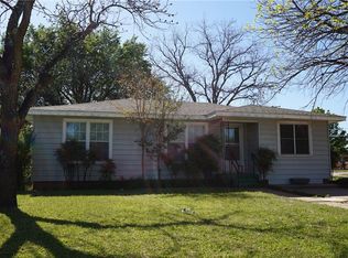 200 Pennsylvania Ave, Graham, TX 76450