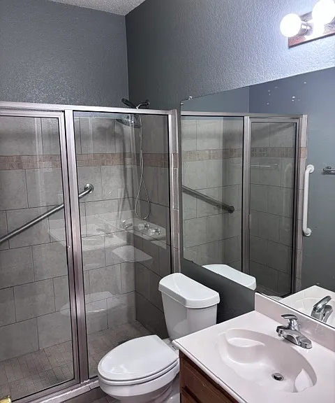 1300 Rosewood Ln — Photo 14