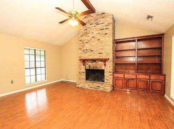 5th image of 410 Lee Dr