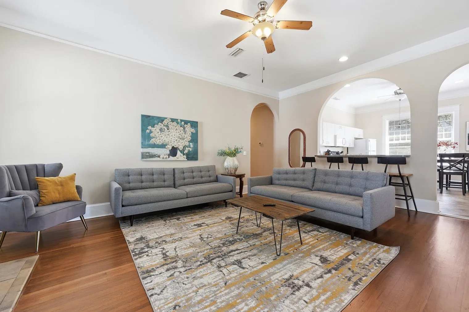 6 bed, 3.0 bath, 2475 sqft, $9,600 — Photo 3