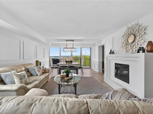500 Green Rd #605, Hamilton, ON L8E 3M6