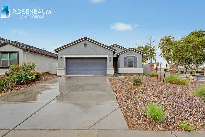 3 bed, 2.0 bath, 1553 sqft, $1,745 — Photo 2
