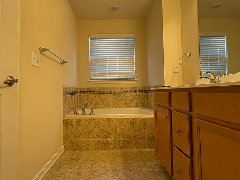 4052 Zilker Park Dr — Photo 22