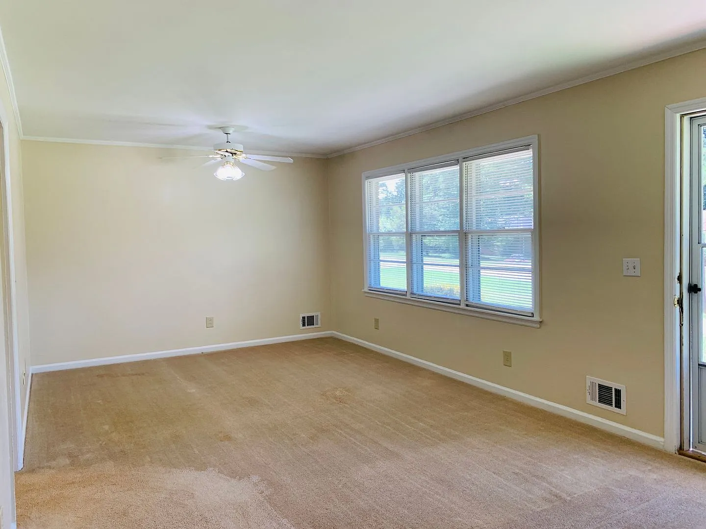 WOW! All brick 3 bedroom ranch in Newnan! Must see! — Photo 3