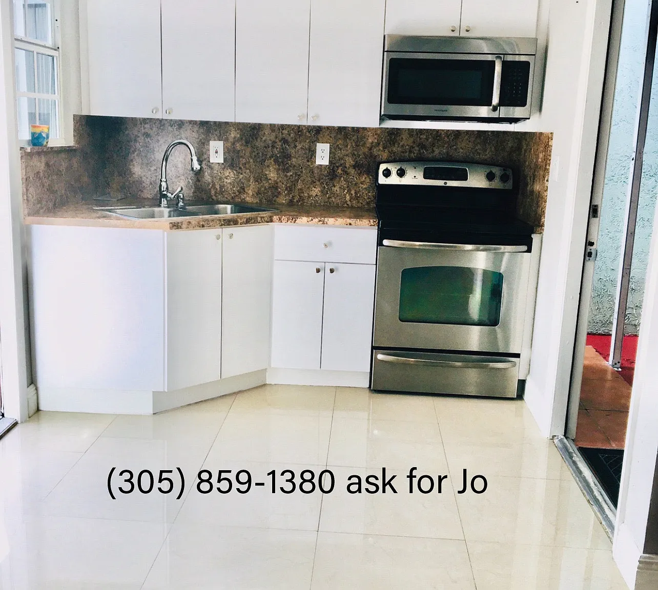 2 bed, 450 sqft, $1,650 — Photo 2