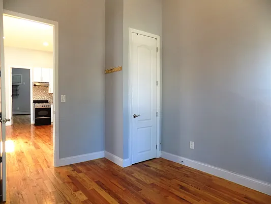 Rented by Blue Egg Realty Corp | media 18