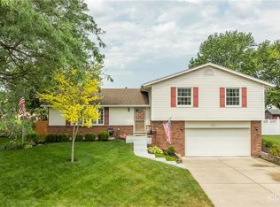 207 Brookwood Dr, Englewood, OH