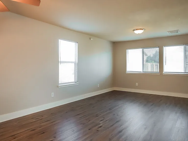 7431 Leightonfield Ct — Photo 4
