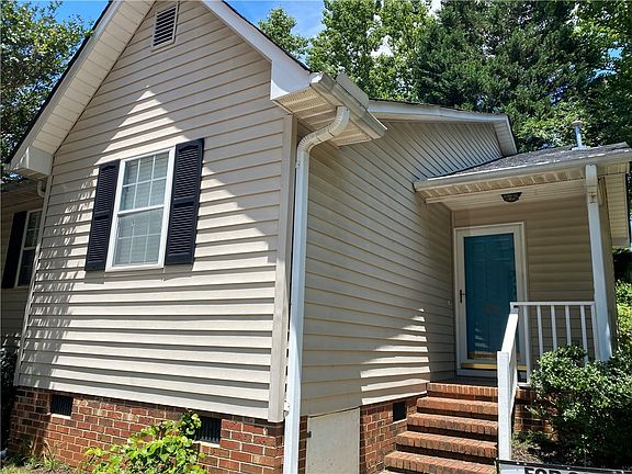 3rd image of 406 N Pointe Crk