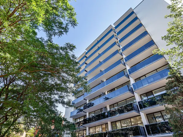 15 Walmer Rd #1006, Toronto, ON M5R 2X1