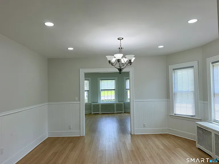 332 Robbins St — Photo 8