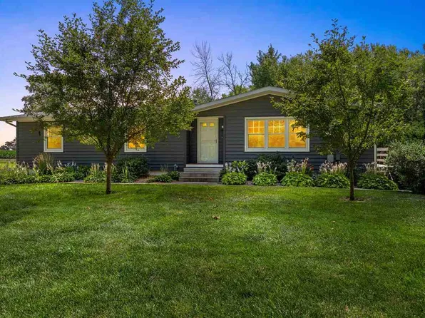 357 Spring Creek Rd, Mount Vernon, IA 52314
