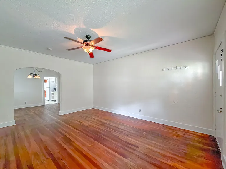 1230 Mitchell Ave — Photo 4