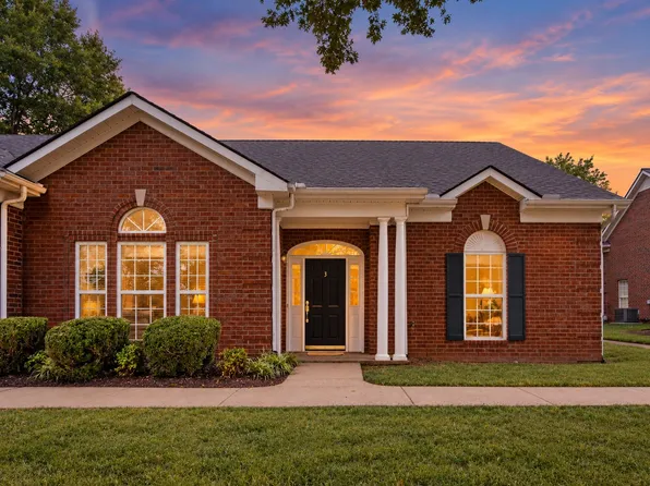 3 Phillips Ct, Lebanon, TN 37087