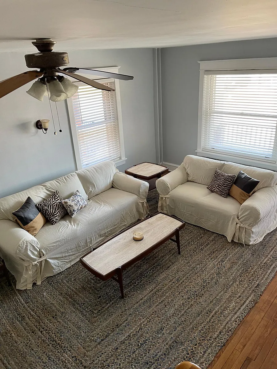 Large comfortable furniture if you choose. (Rental available with or without furniture) - 4 E 6th St