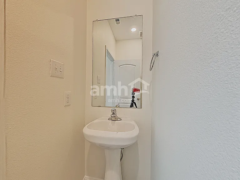 310 Garrett Ct — Photo 10