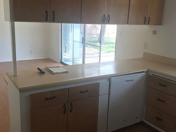 5th image of 610 Gerst Dr