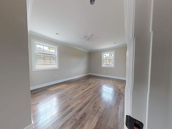 4th image of 133-24 125th St #1