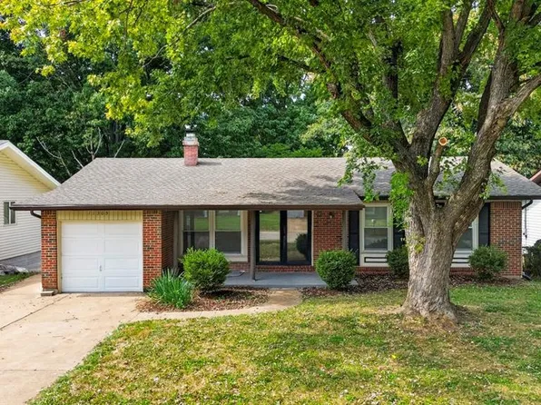 11305 Parkmont Dr, Saint Louis, MO 63138