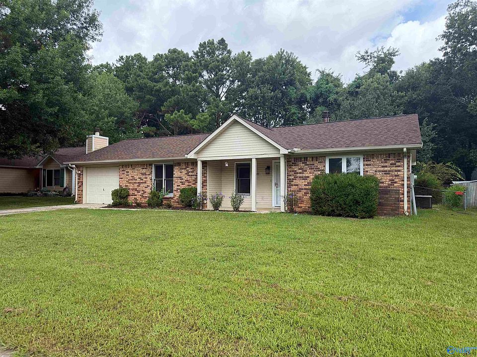 1st image of 1027 Riverchase Rd SE