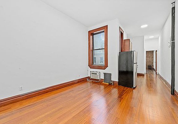 2nd image of 235 W 15th St APT 2C