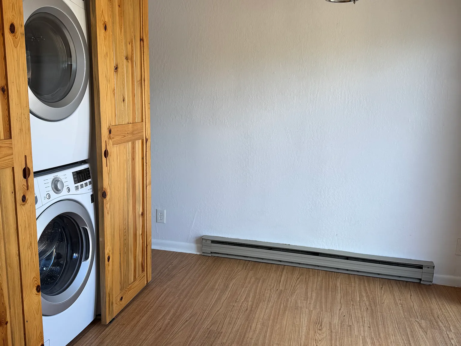 2 bed, 960 sqft, $1,200 — Photo 4