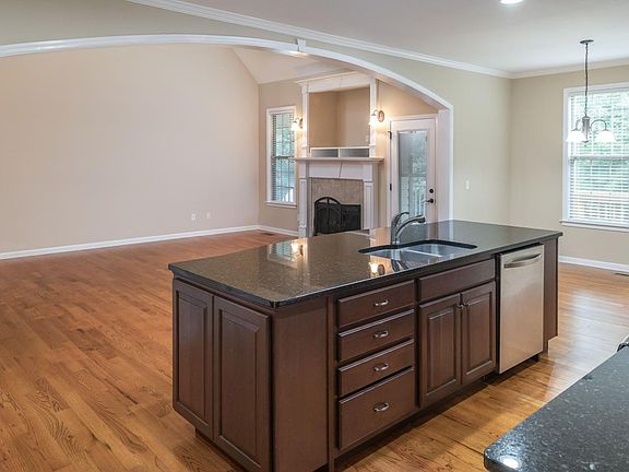 4th image of 7027 Neville Dr