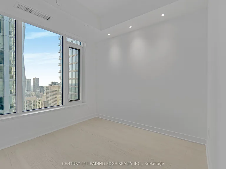 11 Yorkville Ave #3906 — Photo 22