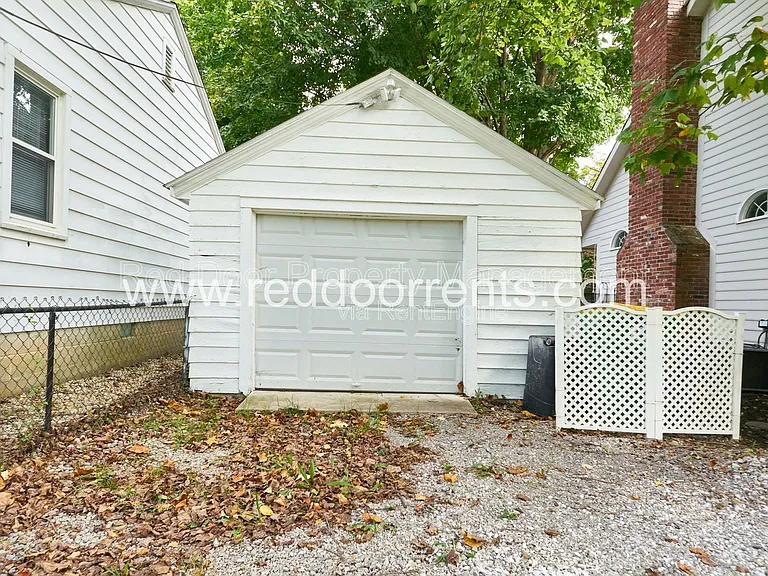 385 W Hawthorne St — Photo 26
