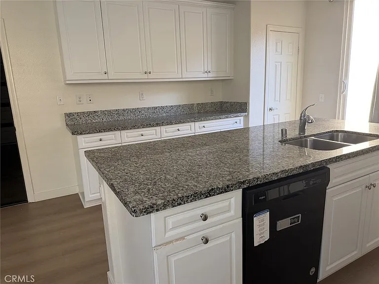 8603 Founders Grove St — Photo 7