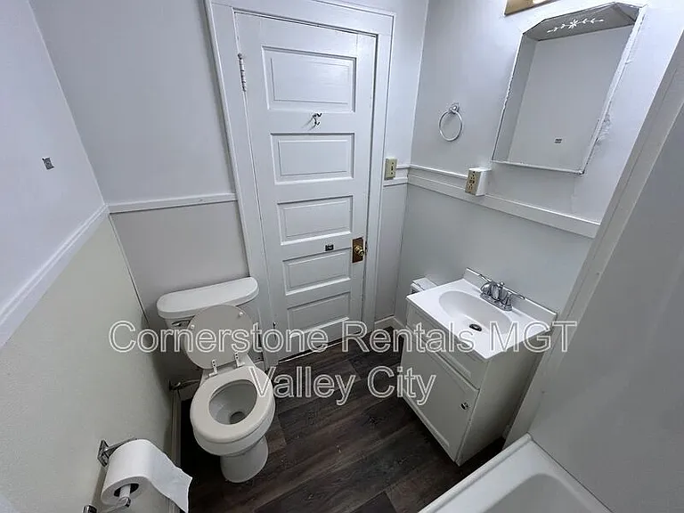 208 5th Ave SW #3 — Photo 10
