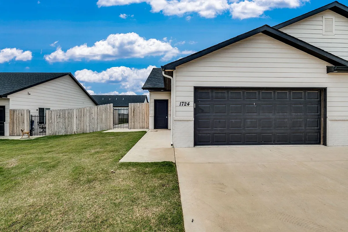 Building Photo - 1730 E Watervale Ct