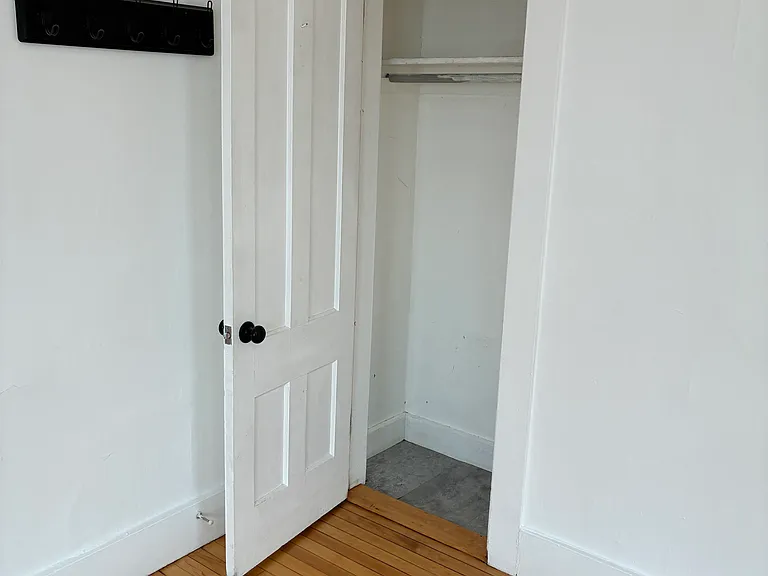 170 Pine St #4 — Photo 5