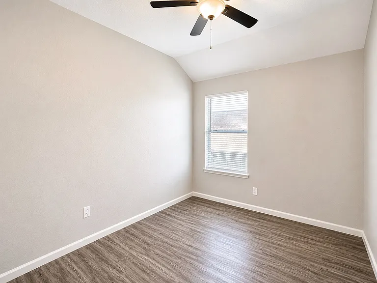 1745 Duck Cove Dr — Photo 15