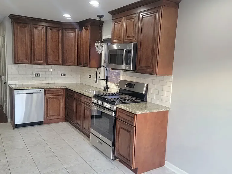 11134 S Sawyer Ave — Photo 7
