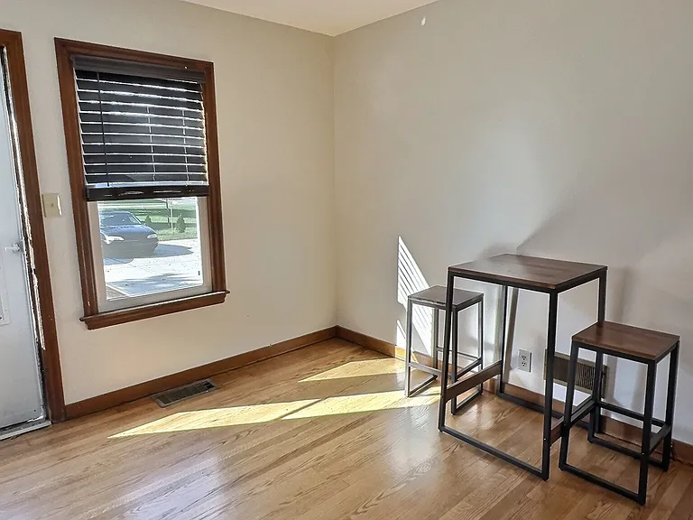 253 Garfield Ave #C — Photo 2