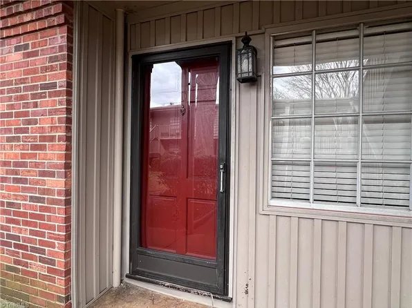 3818 E Country Club Rd APT D, Winston Salem, NC 27104